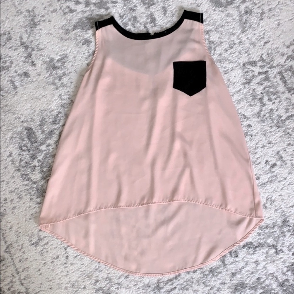 FREE🛍 w Purchase || Sleeveless Flowy Top || Size L